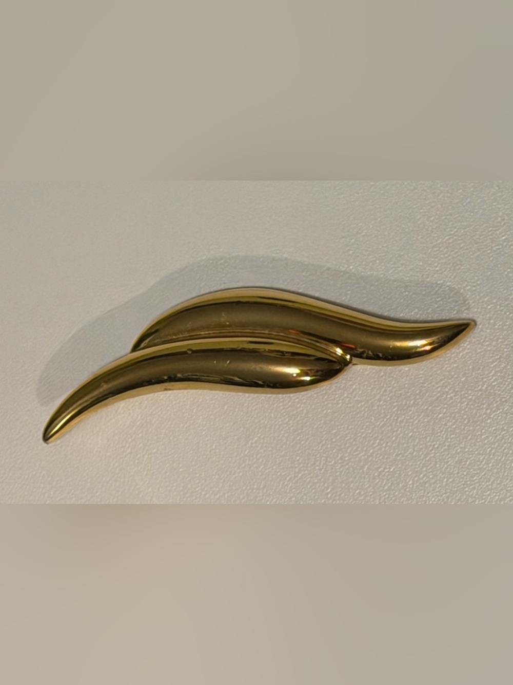 Vtg Napier Gold Tone Wave Brooch Pin Mid-Century Modern Abstract Swoop Pin